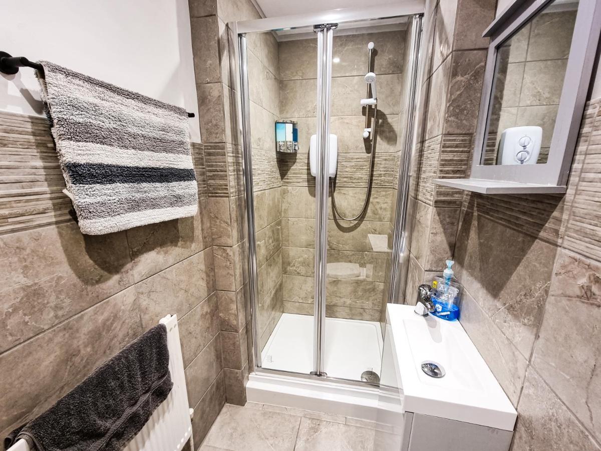 Newly Refurbished Flat In Central Cheltenham With Parking Экстерьер фото