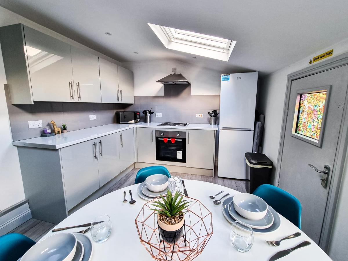 Newly Refurbished Flat In Central Cheltenham With Parking Экстерьер фото