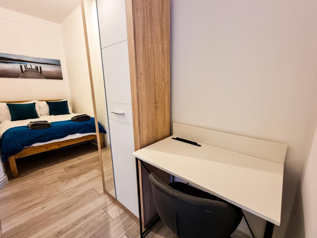 Newly Refurbished Flat In Central Cheltenham With Parking Экстерьер фото